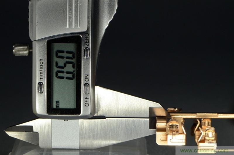 做工怒贊 神秘芯片！小米智能插線板拆解、評測