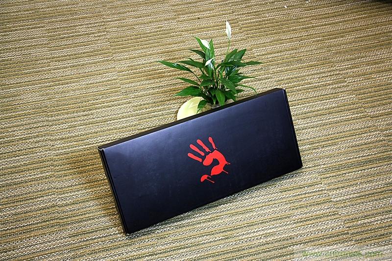 曾經(jīng)的網(wǎng)吧統(tǒng)治者&mdash;雙飛燕血手幽靈機(jī)械鍵盤，真世界最快？