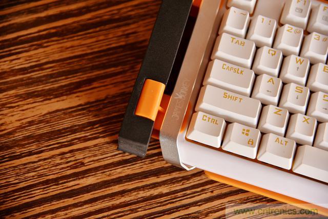 左手寫(xiě)愛(ài)，右手寫(xiě)他&mdash;&mdash;從此鍵盤(pán)鼠標(biāo)不分家！