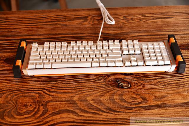 左手寫(xiě)愛(ài)，右手寫(xiě)他&mdash;&mdash;從此鍵盤(pán)鼠標(biāo)不分家！