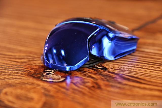 左手寫(xiě)愛(ài)，右手寫(xiě)他&mdash;&mdash;從此鍵盤(pán)鼠標(biāo)不分家！