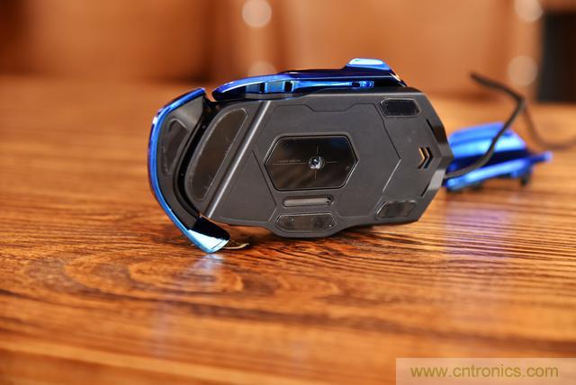 左手寫(xiě)愛(ài)，右手寫(xiě)他&mdash;&mdash;從此鍵盤(pán)鼠標(biāo)不分家！