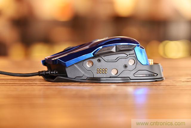 左手寫(xiě)愛(ài)，右手寫(xiě)他&mdash;&mdash;從此鍵盤(pán)鼠標(biāo)不分家！