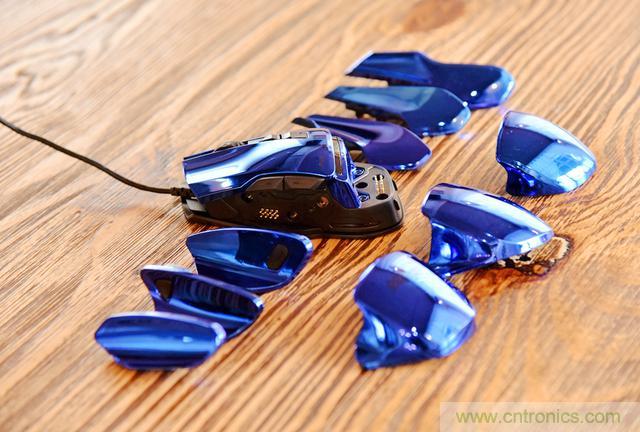 左手寫(xiě)愛(ài)，右手寫(xiě)他&mdash;&mdash;從此鍵盤(pán)鼠標(biāo)不分家！