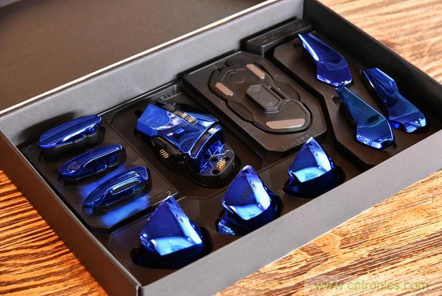 左手寫(xiě)愛(ài)，右手寫(xiě)他&mdash;&mdash;從此鍵盤(pán)鼠標(biāo)不分家！