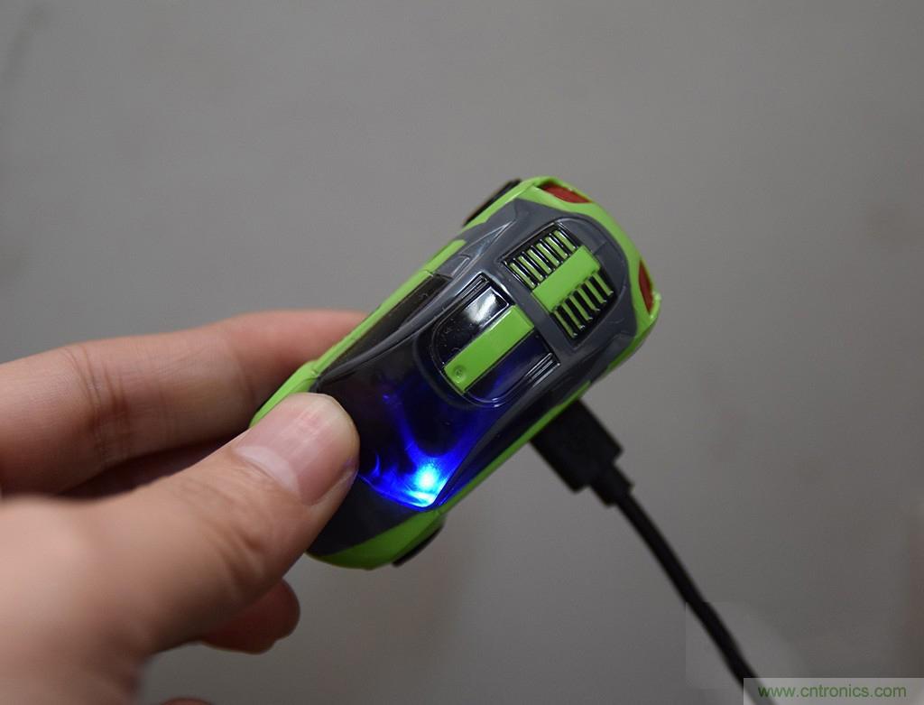 虛擬與現(xiàn)實(shí)相結(jié)合的飛車游戲，讓你體驗(yàn)速度與激情的碰撞！