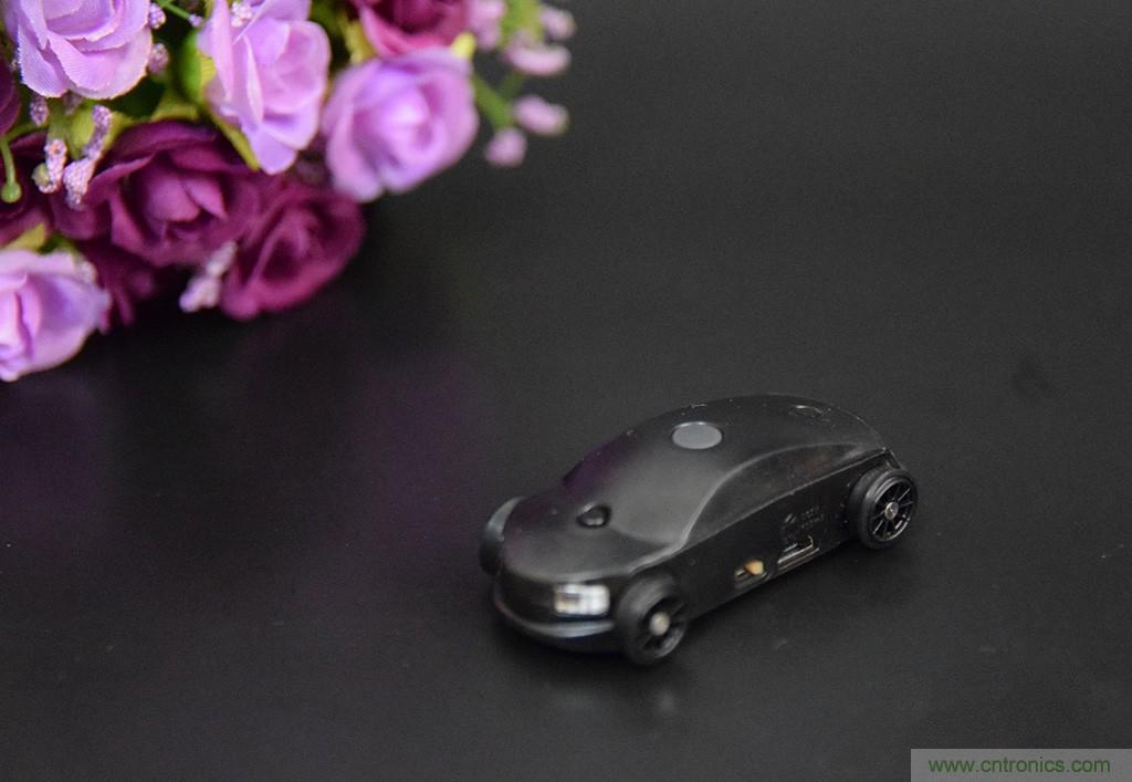 虛擬與現(xiàn)實(shí)相結(jié)合的飛車游戲，讓你體驗(yàn)速度與激情的碰撞！