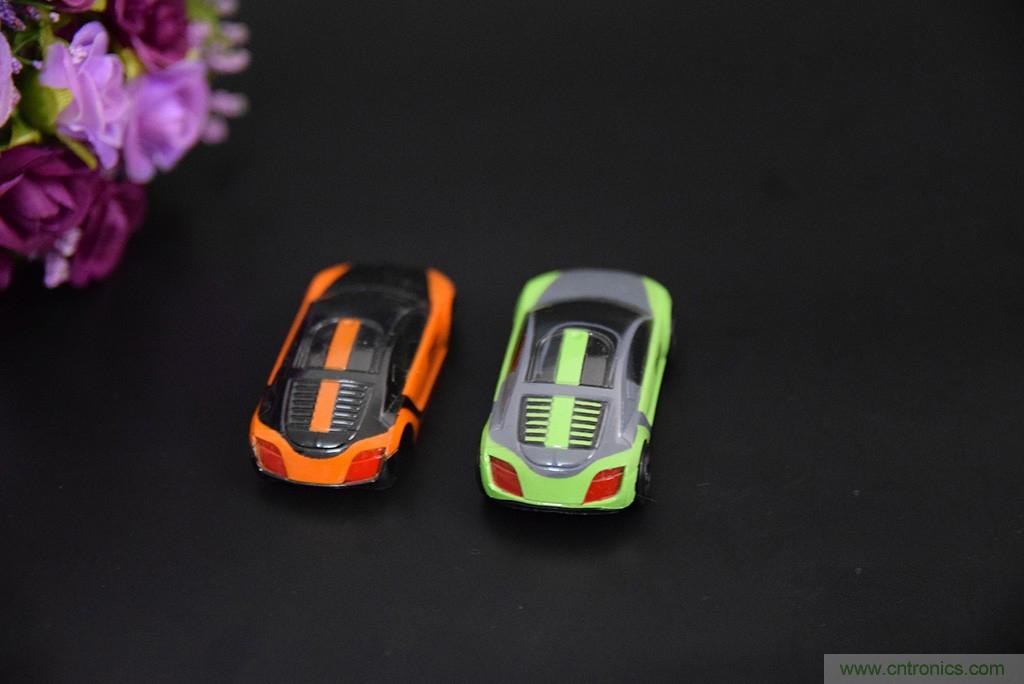 虛擬與現(xiàn)實(shí)相結(jié)合的飛車游戲，讓你體驗(yàn)速度與激情的碰撞！