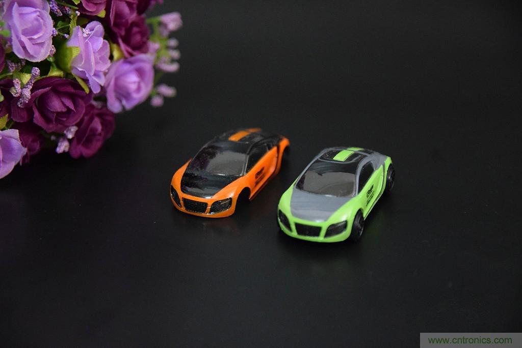 虛擬與現(xiàn)實(shí)相結(jié)合的飛車游戲，讓你體驗(yàn)速度與激情的碰撞！