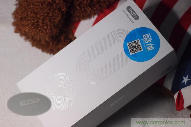 路由器也跟風(fēng)玩分體設(shè)計，你咋不上天呢？