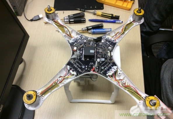 真飛機(jī)拆不著，那就來(lái)拆拆無(wú)人機(jī)&ldquo;鼻祖&rdquo;大疆吧！