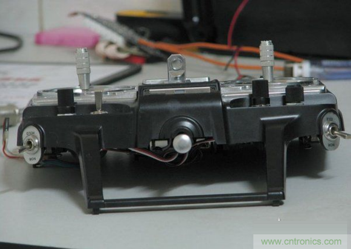 無人機(jī) DIY 制作全過程，酷得不要不要的！