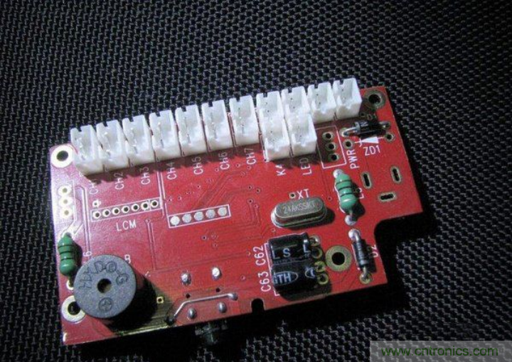 無人機(jī) DIY 制作全過程，酷得不要不要的！