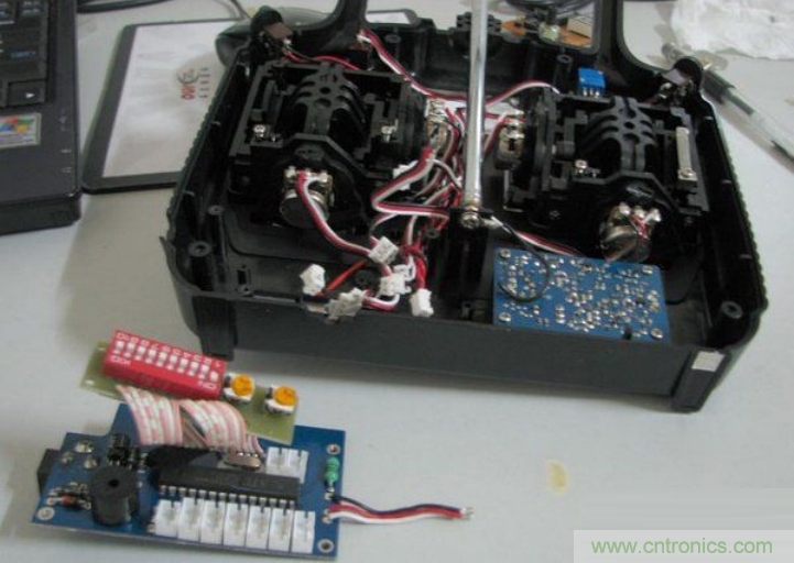 無人機(jī) DIY 制作全過程，酷得不要不要的！