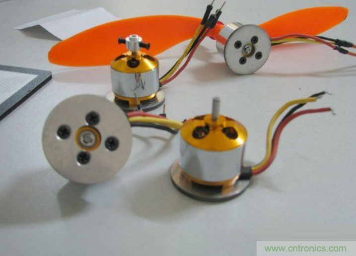 無人機(jī) DIY 制作全過程，酷得不要不要的！