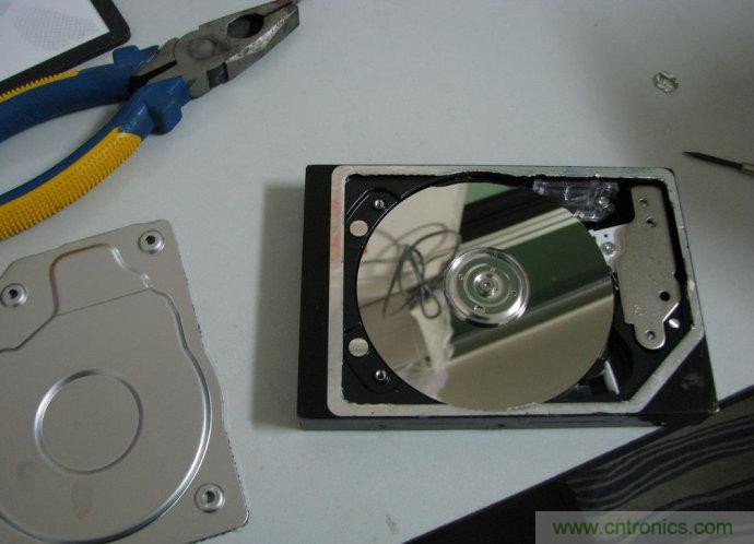 無人機(jī) DIY 制作全過程，酷得不要不要的！