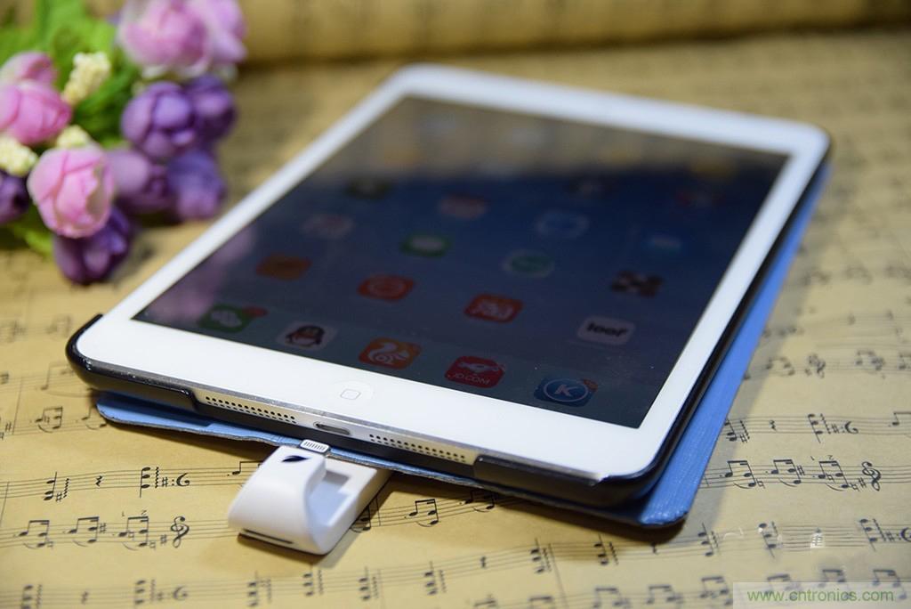 不越獄，就能隨意給iPad增容的影音娛樂(lè)利器