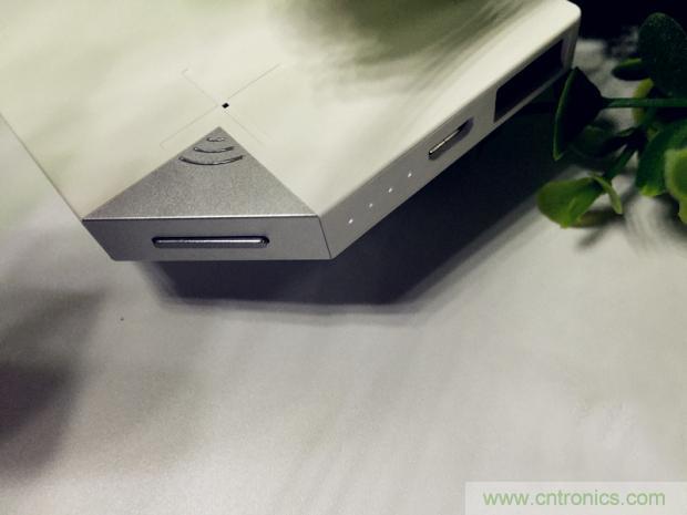 長(zhǎng)虹流云智能電源，集&ldquo;充電&rdquo;+&ldquo;存儲(chǔ)&rdquo;于一身