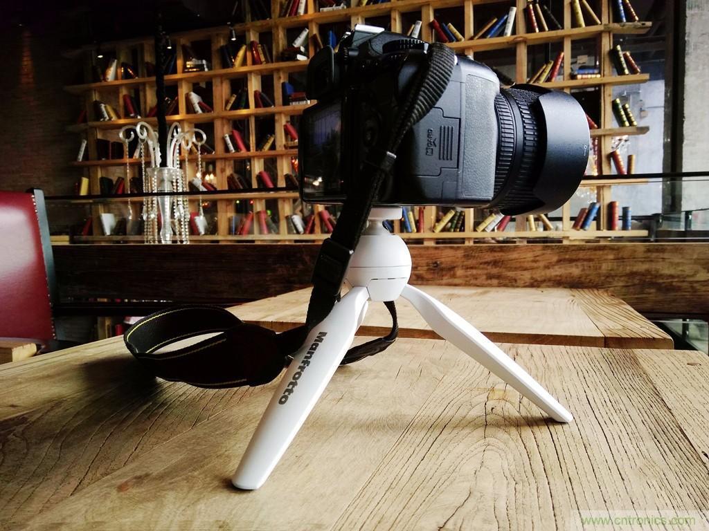 逼格滿滿的相機(jī)便攜三腳架，三足鼎立才安全