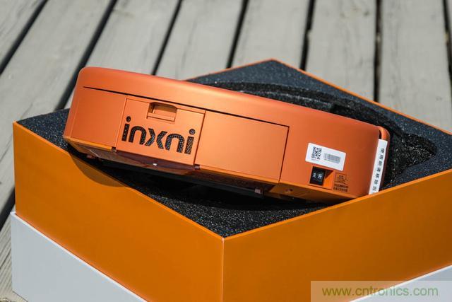 智能導(dǎo)航掃地機(jī)器人，以內(nèi)更靠譜！