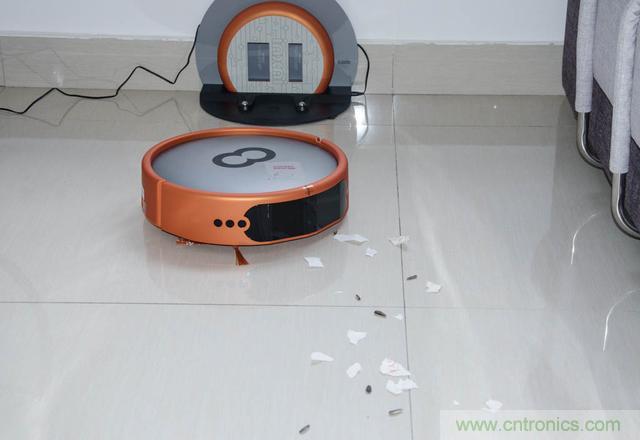 智能導(dǎo)航掃地機(jī)器人，以內(nèi)更靠譜！