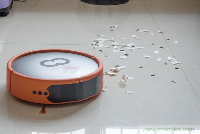 智能導(dǎo)航掃地機(jī)器人，以內(nèi)更靠譜！