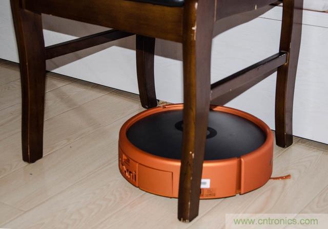 智能導(dǎo)航掃地機(jī)器人，以內(nèi)更靠譜！