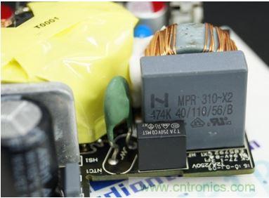 69元小米4口USB充電器詳細(xì)拆解，看完你也能DIY一個(gè)