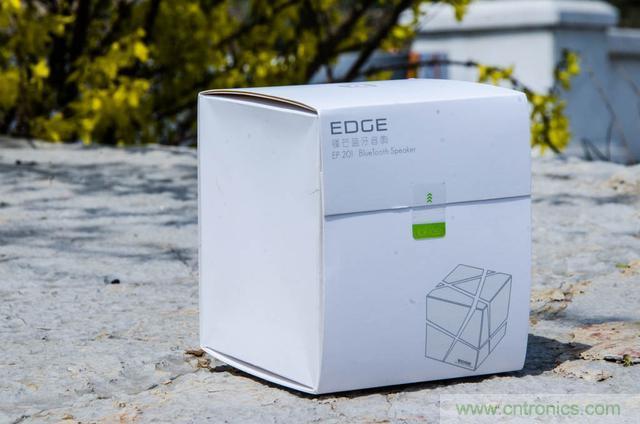 洛斐創(chuàng)意藍(lán)牙音箱，光與建筑點(diǎn)綴生活