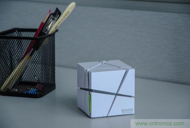 洛斐創(chuàng)意藍(lán)牙音箱，光與建筑點(diǎn)綴生活