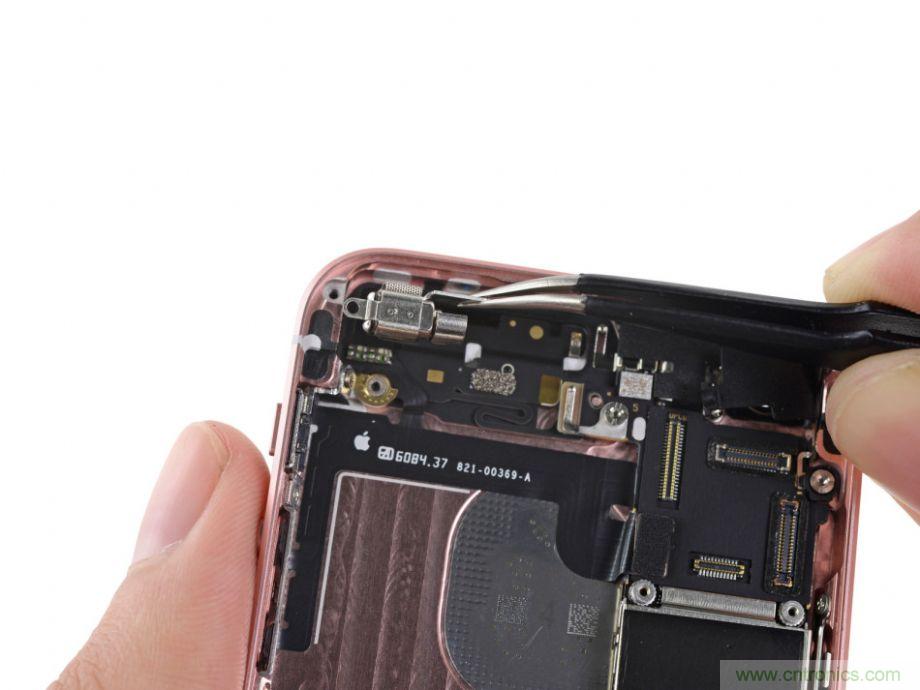 有什么地方?jīng)]有變？iPhone SE真機(jī)拆解