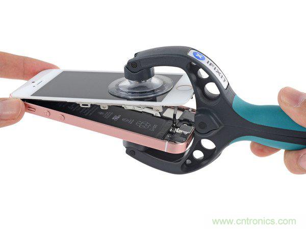 有什么地方?jīng)]有變？iPhone SE真機(jī)拆解