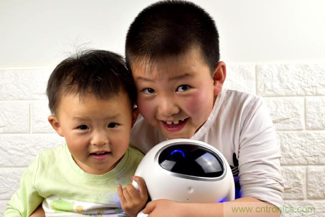 &ldquo;爸爸再不陪我，我就長(zhǎng)大了&rdquo;&mdash;&mdash;小騰機(jī)器人