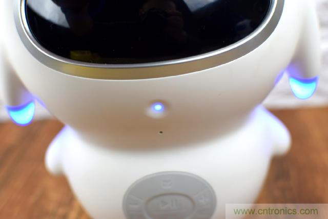 &ldquo;爸爸再不陪我，我就長(zhǎng)大了&rdquo;&mdash;&mdash;小騰機(jī)器人