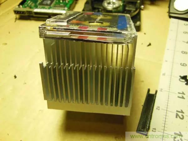 廢舊收音機(jī)如何變身成酷炫機(jī)器人？