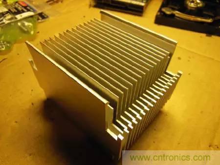 廢舊收音機(jī)如何變身成酷炫機(jī)器人？