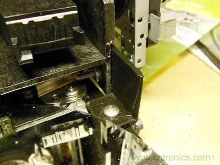 廢舊收音機(jī)如何變身成酷炫機(jī)器人？