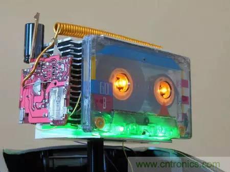 廢舊收音機(jī)如何變身成酷炫機(jī)器人？