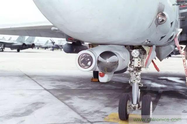 紅外傳感器工作原理、種類、特點(diǎn)以及應(yīng)用詳解