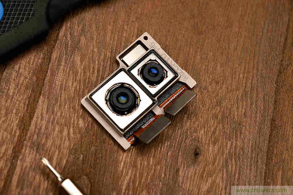 拆解魅族15 Plus：玩轉(zhuǎn)了新概念，但其工藝究竟如何？