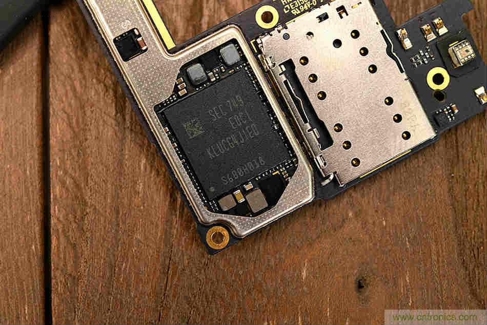 拆解魅族15 Plus：玩轉(zhuǎn)了新概念，但其工藝究竟如何？