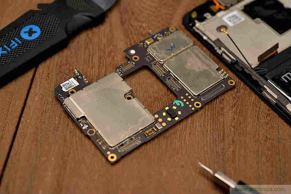 拆解魅族15 Plus：玩轉(zhuǎn)了新概念，但其工藝究竟如何？