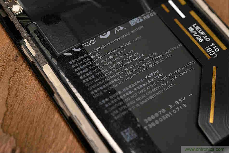拆解魅族15 Plus：玩轉(zhuǎn)了新概念，但其工藝究竟如何？
