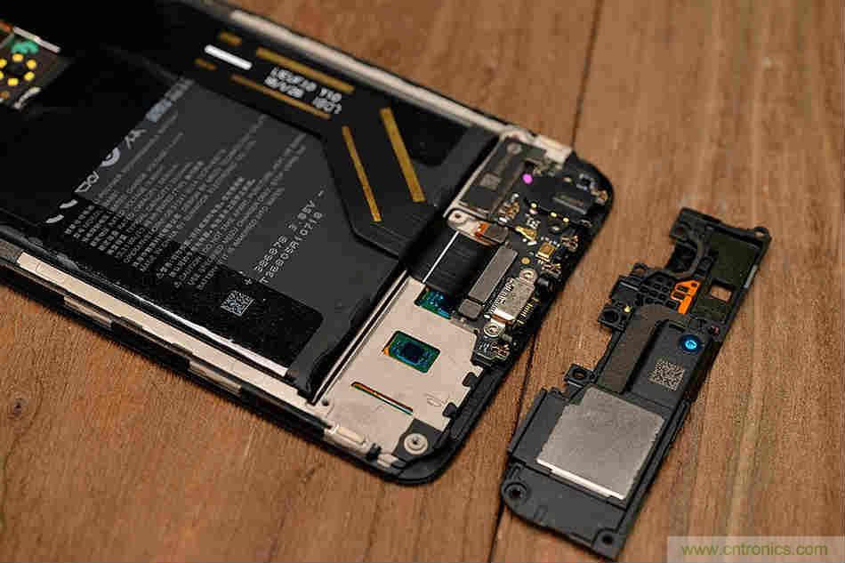 拆解魅族15 Plus：玩轉(zhuǎn)了新概念，但其工藝究竟如何？