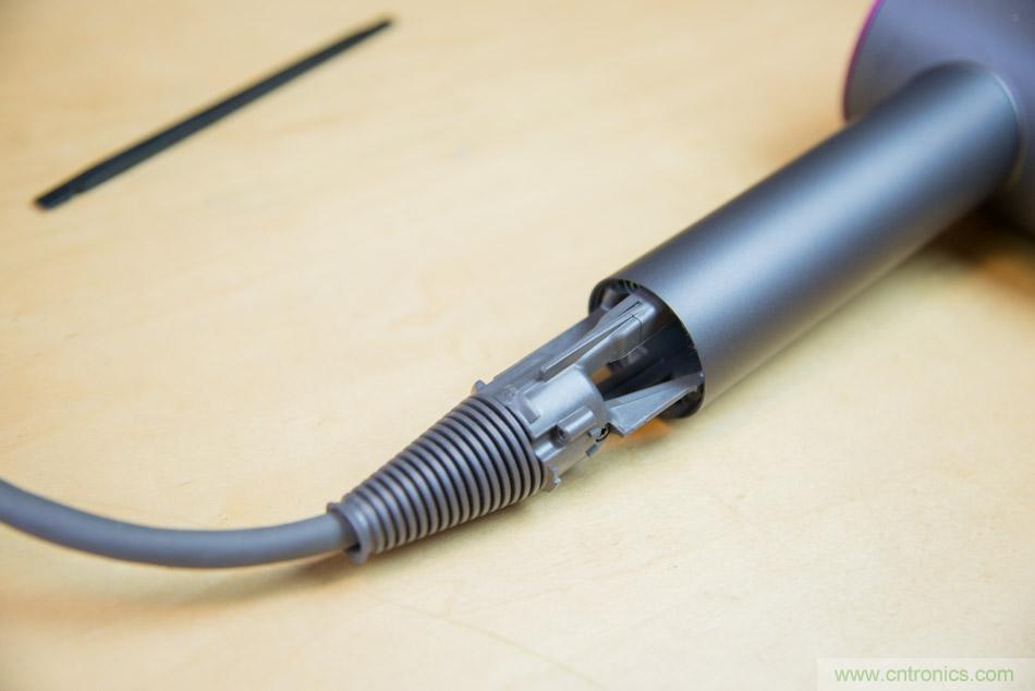 拆解戴森吹風(fēng)機(jī)：近三千元的價(jià)格貴在哪？