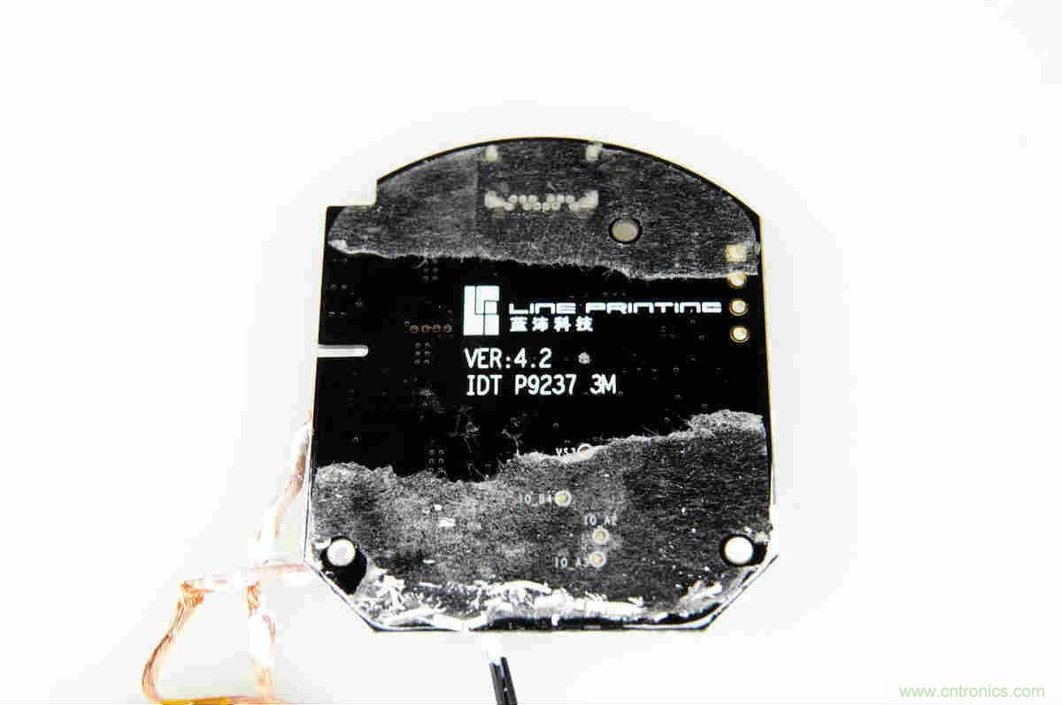 拆解對比：系出同門，小米、紫米無線充電器的差別有多大？