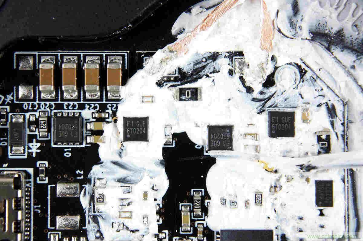 拆解對比：系出同門，小米、紫米無線充電器的差別有多大？