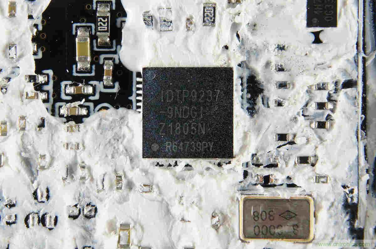 拆解對比：系出同門，小米、紫米無線充電器的差別有多大？