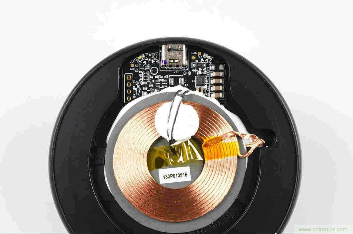 拆解對比：系出同門，小米、紫米無線充電器的差別有多大？