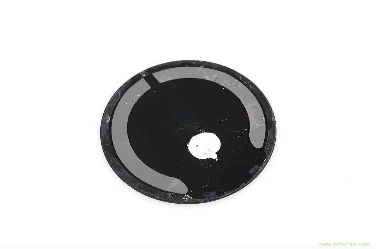 拆解對比：系出同門，小米、紫米無線充電器的差別有多大？